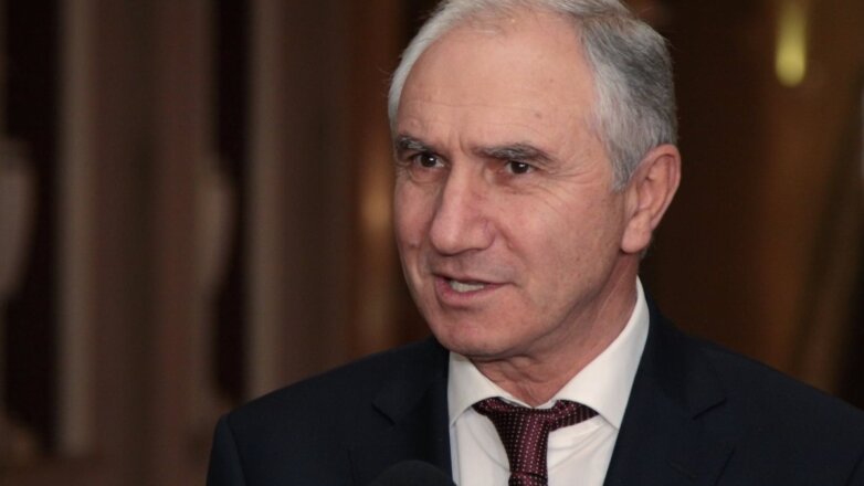 Парламент Абхазии выбрал исполняющего обязанности президента