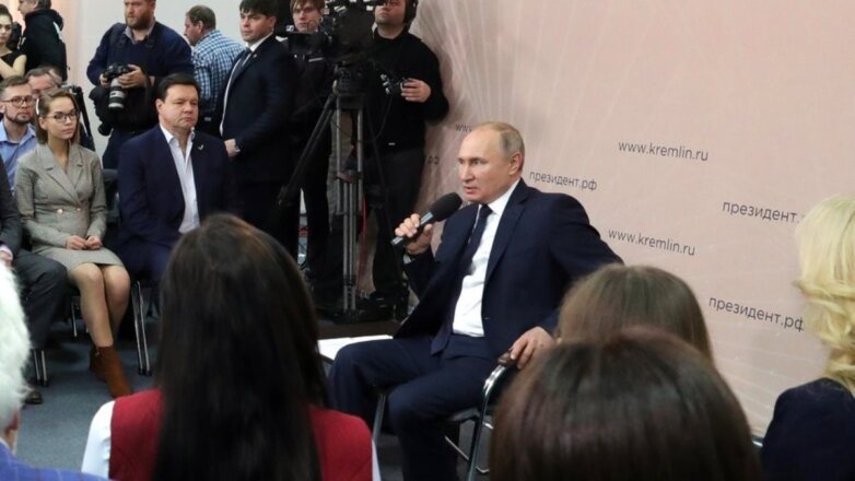 Владимир Путин оценил перспективы изменения формы правления в России