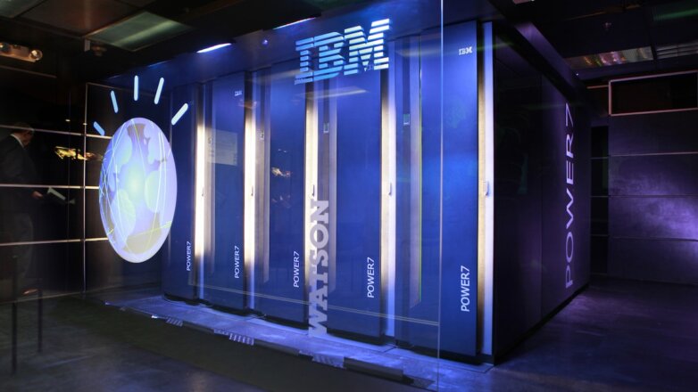 IBM приостановила работу в России