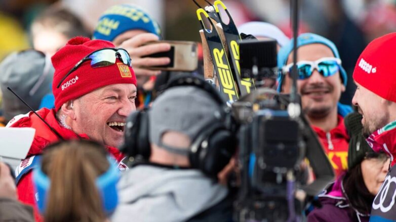 Устюгов и Большунов заняли призовые места в спринте на «Тур де Ски»