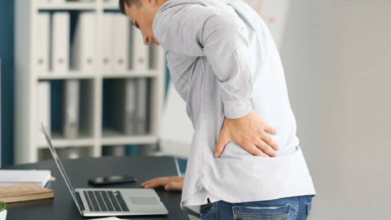 Обнаружена связь между болями в спине и похожей на сыр костью