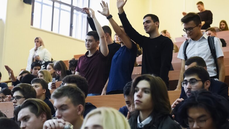 Почему российские студенты не торопятся на баррикады