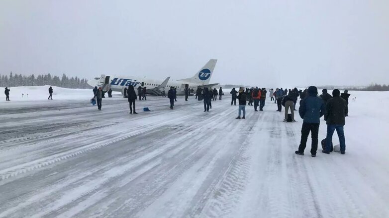 Самолет UTair совершил жёсткую посадку в Усинске
