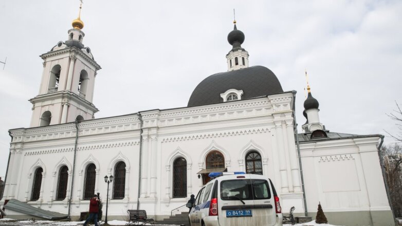 Настоятель храма в Москве раскрыл детали задержания напавшего с ножом