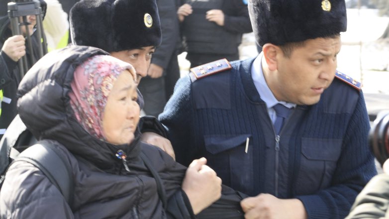 В Казахстане задержаны 53 участника незаконных митингов