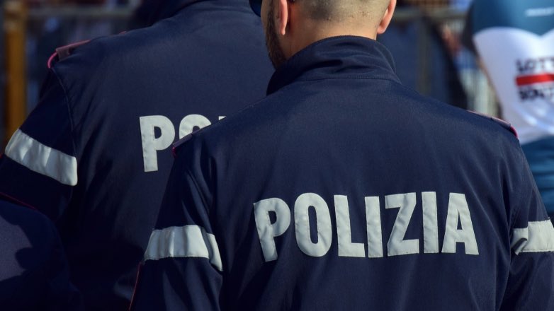 Полиция Италии начала обыски в номерах российских биатлонистов
