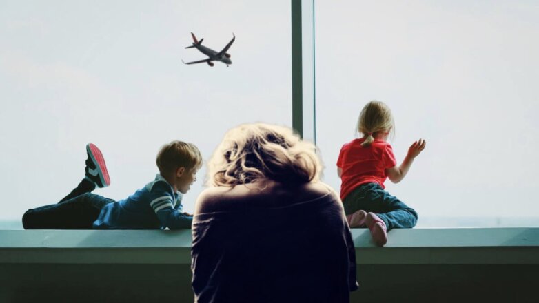Брошенных в аэропорту Шереметьево детей забрала мать