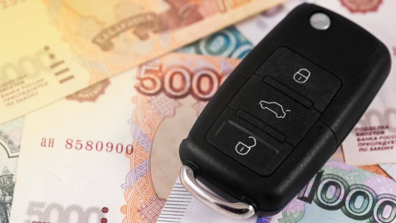 Эксперт оценил влияние падения курса рубля на автомобильный рынок
