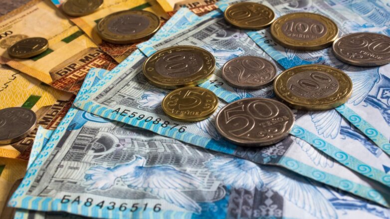 Власти Казахстана допустили приостановку валютных торгов
