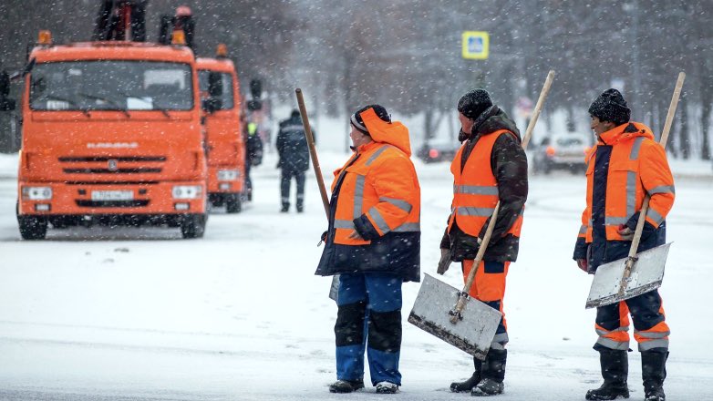 Москвичей предупредили о снегопаде и метели