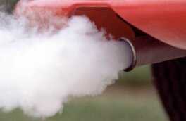 Автомобилистов научили оценивать состояние двигателя по цвету выхлопа