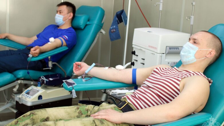 В Москве три человека выздоровели от коронавируса после переливания плазмы