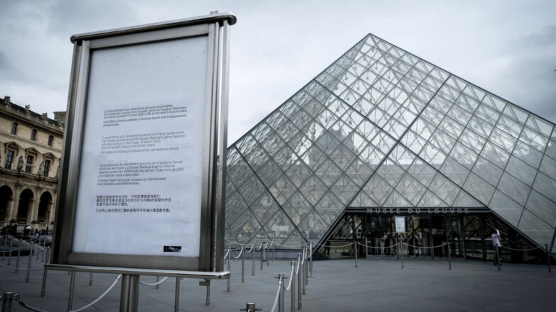 Парижский Лувр закрыт в связи с пандемией