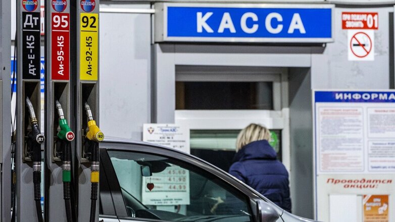 Новак объяснил запрет на импорт дешевого бензина в Россию