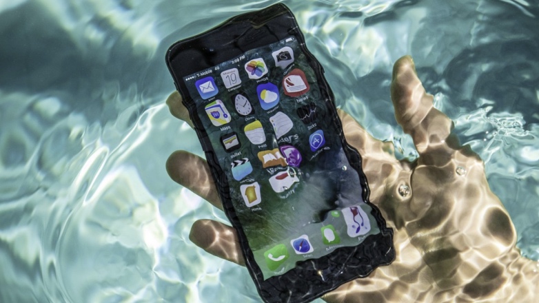 iPhone 8 «выжил» после двух месяцев под водой