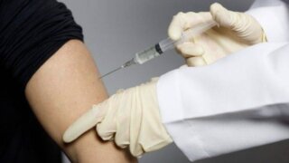 В России приготовились к началу испытаний вакцины от COVID-19 на людях