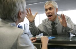 Отказывать в обслуживании без объяснения причин запретили банкам