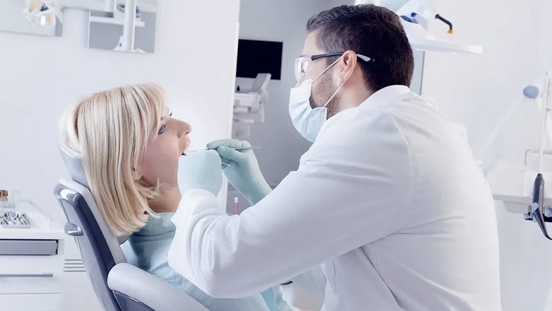 Стоматолог рассказала, как сэкономить на лечении зубов