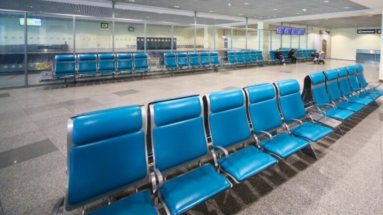 Коронавирус Аэропорт Домодедово пустой зал ожидания терминал