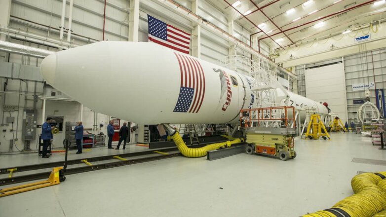 Американская ракета-носитель Антарес - Antares США в ангаре