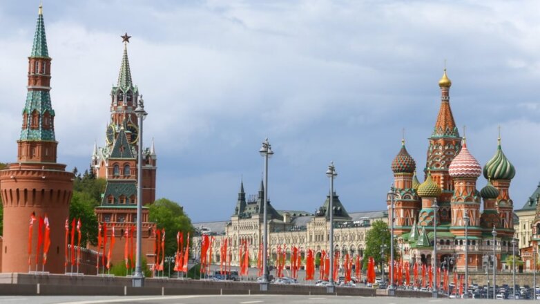 Кремль День Победы флаги