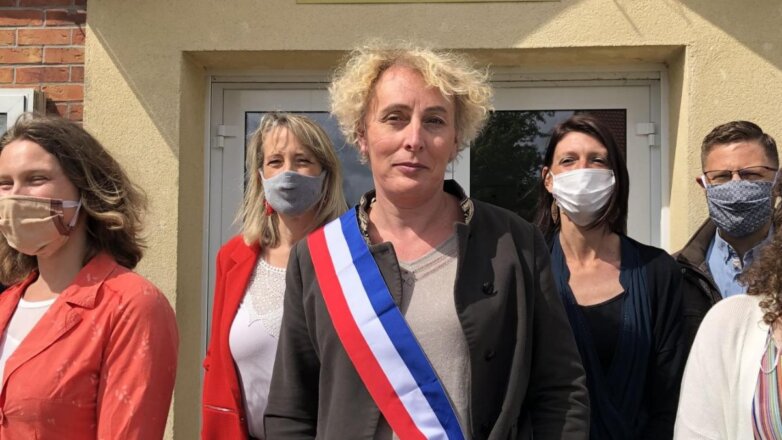 Женщина-трасгендер впервые заняла пост мэра города во Франции