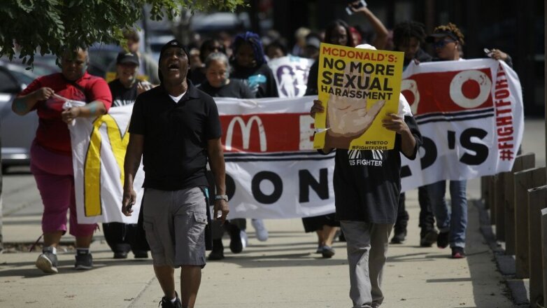 McDonald's обвинили в харассменте