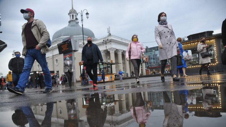 Москва коронавирус улица пасмурная погода