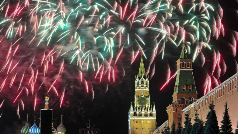 Запуск фейерверков и ледовые катки ждут москвичей в Новый год
