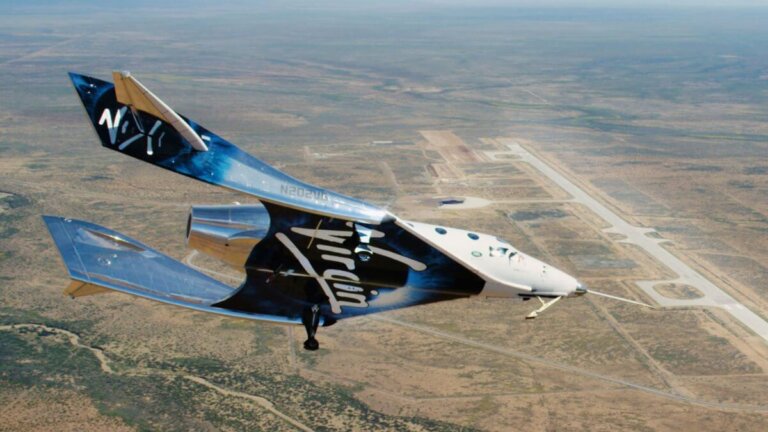 Virgin Galactic провела первое испытание нового космолета