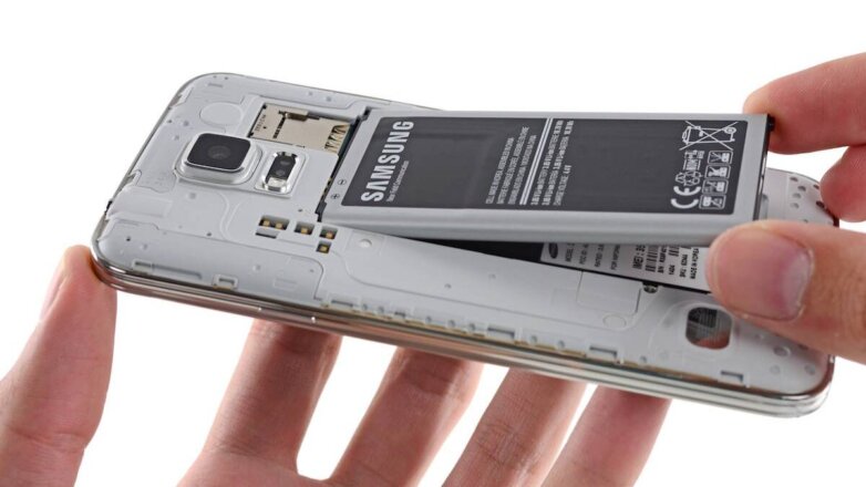 В смартфонах Samsung появятся съемные аккумуляторы