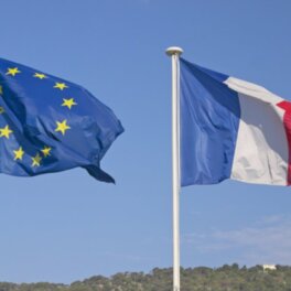 Переговорщик по Brexit Барнье: Макрон рискует спровоцировать выход Франции из Евросоюза