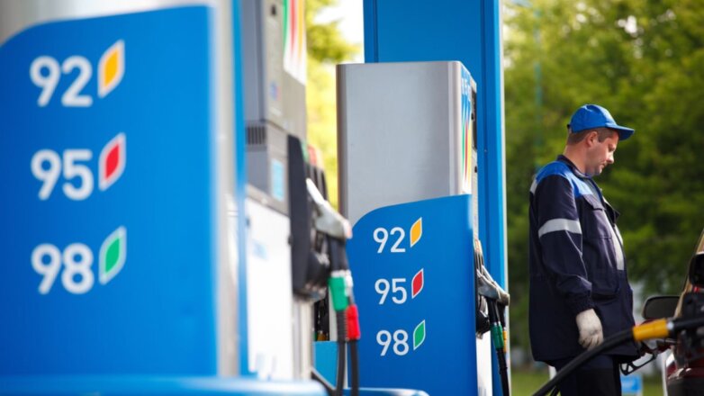 Минэнерго: рост цен на бензин может превысить инфляцию, но затем сравняется с ней