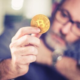 Курс биткойна обновил исторический максимум, достигнув $109.678