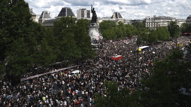 В Париже акция против расизма переросла в беспорядки