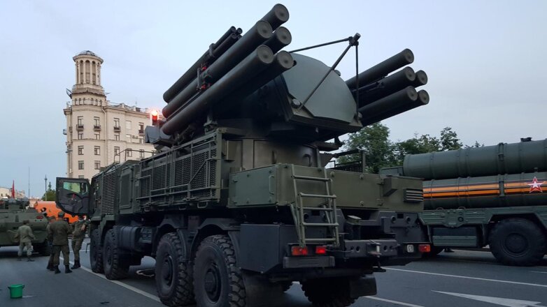 «Панцирь-СМ» с новейшими ракетами замечен на репетиции парада Победы