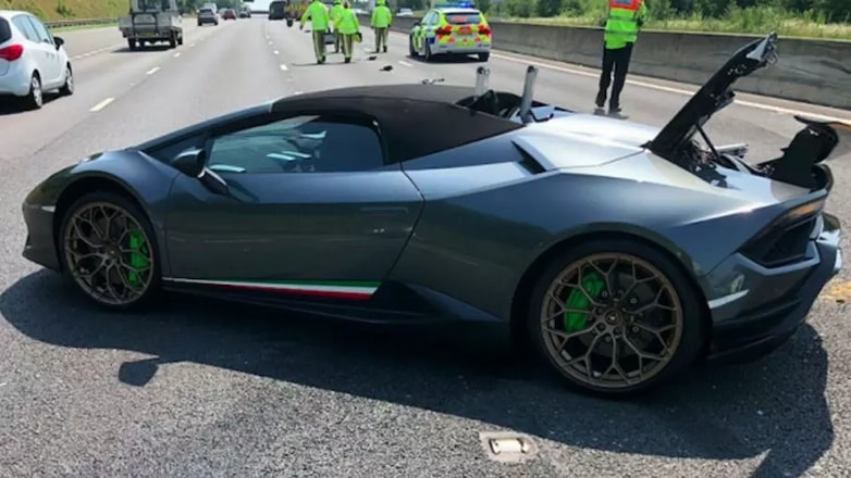 В Великобритании новый Lamborghini разбили через полчаса после покупки