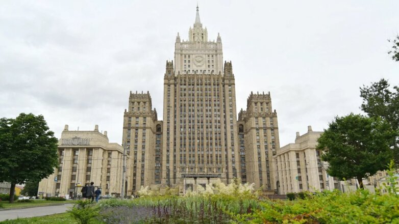 Россия пообещала зеркальный ответ на высылку дипломатов из Словакии