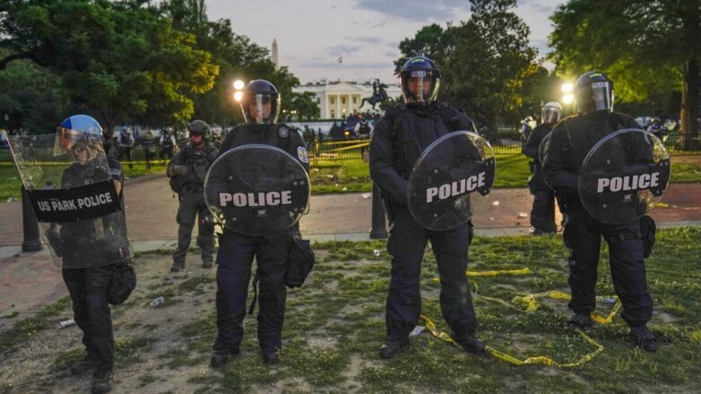 Вашингтон США Белый дом полиция протесты оцепление