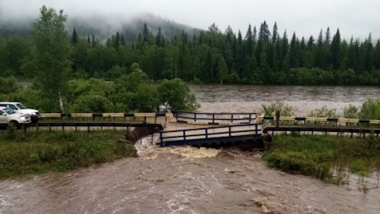 Из-за дождей в Красноярском крае обрушились два моста