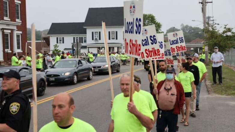 На одной из крупнейших верфей США 4 тыс. рабочих объявили забастовку