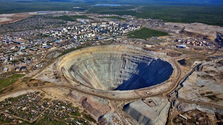 Добычу на руднике в Якутии остановили из-за вспышки COVID-19