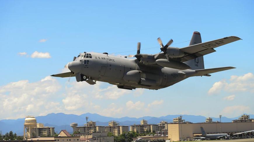 Военно-транспортный самолет ВВС США C-130