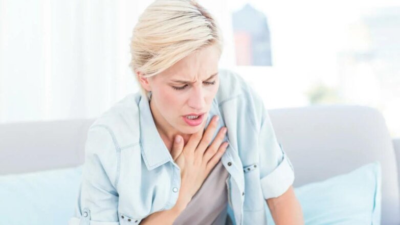 Названы симптомы инфаркта, часто встречающиеся у женщин