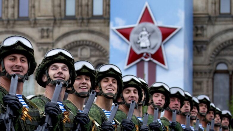 Песков рассказал, кто посетит парад Победы в Москве