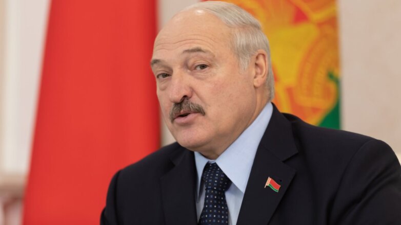 Лукашенко пожаловался на расшатывание обстановки перед выборами