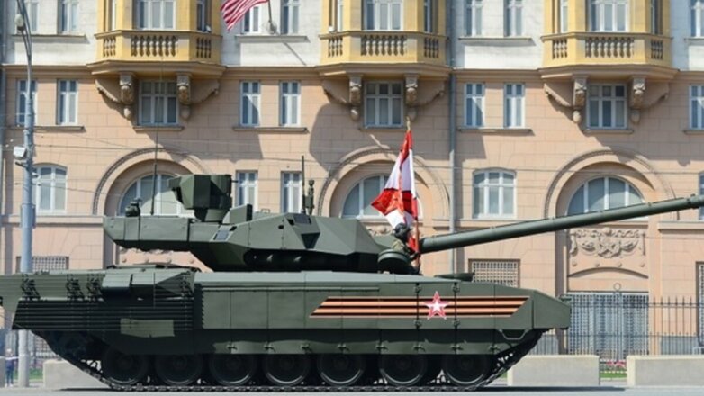 Перед посольством США в Москве прошла колонна Т-90