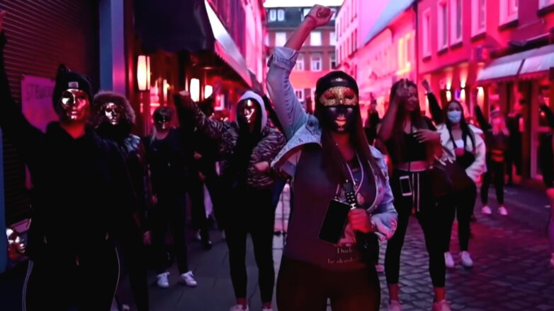 В Германии проститутки вышли на улицу с требованием открыть бордели