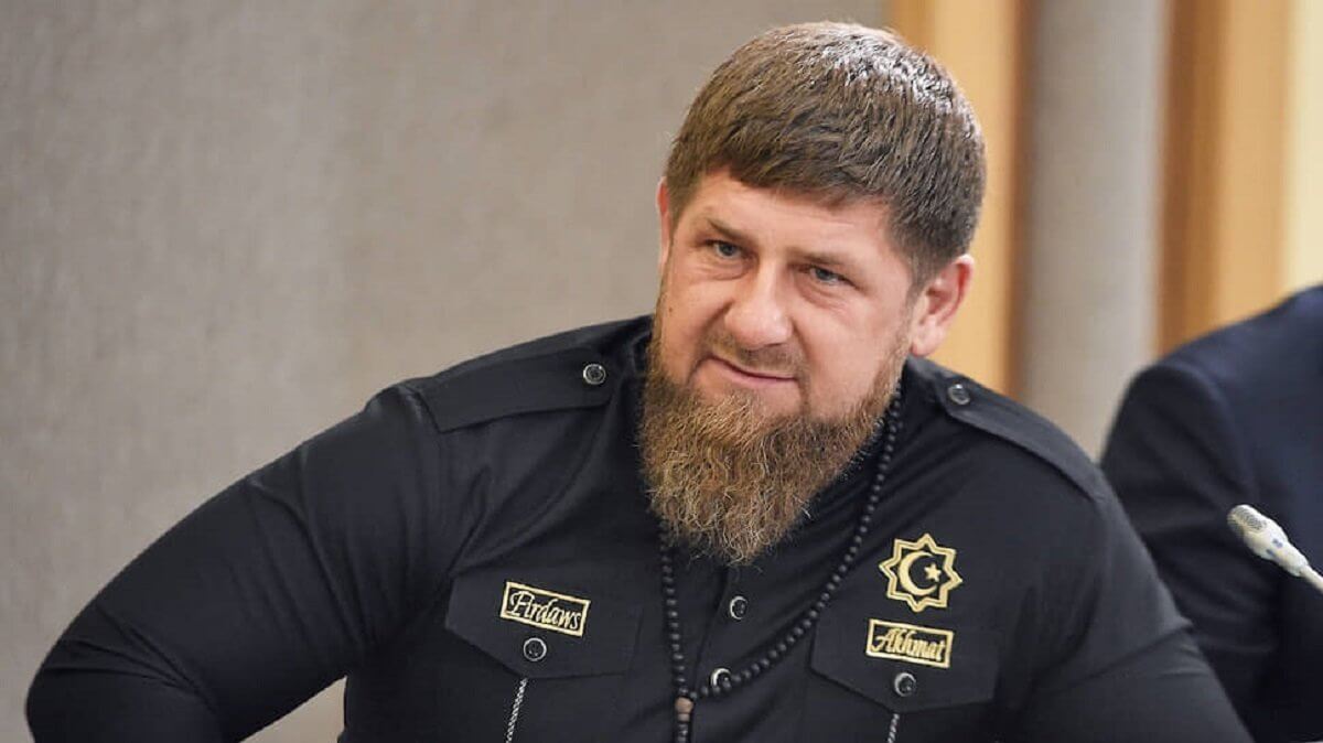 Кадыров разрешил чеченцам не носить маски от COVID-19