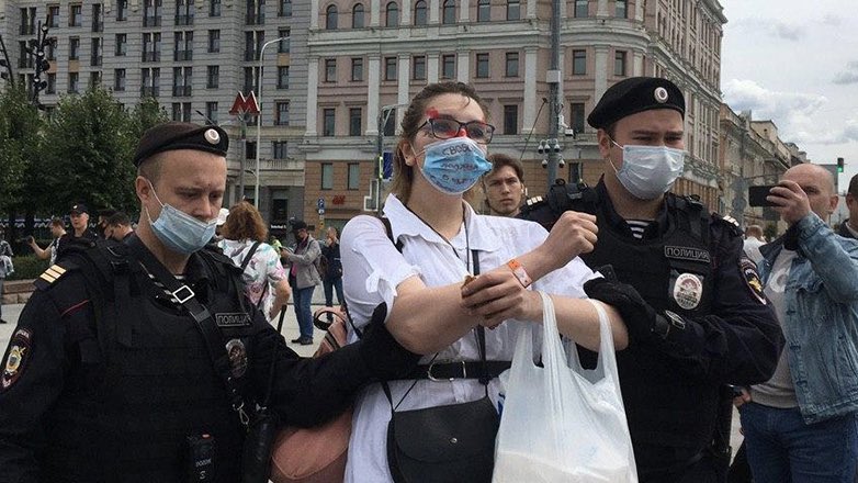 Полиция задержала в Москве участников акций в поддержку Фургала